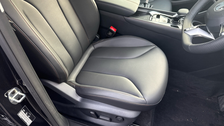 MG HS 1.5 T-GDI Trophy 5dr DCT Petrol Hatchback